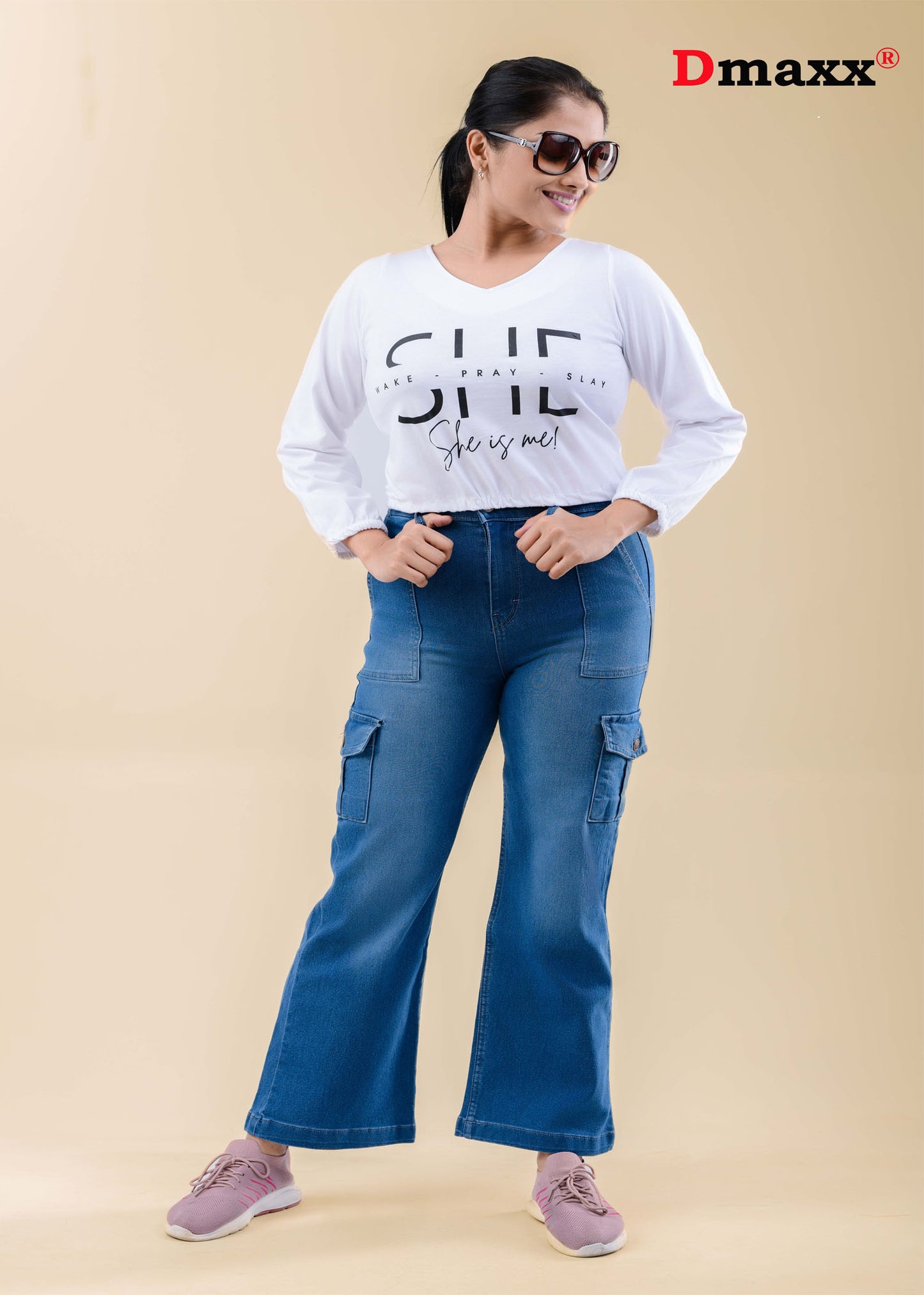 Women's Relaxed Round Neck-Tshirt