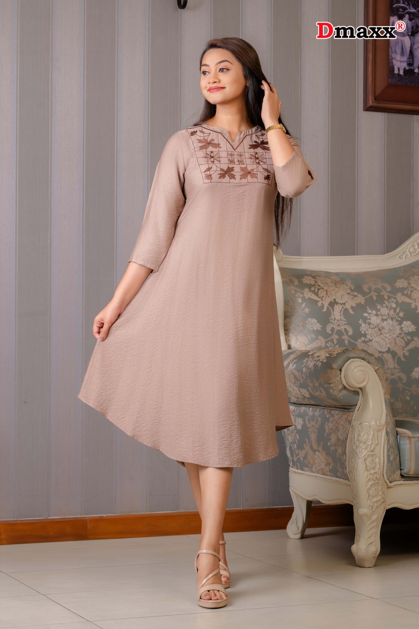 Floral Embroidered Dress 🏵🤎