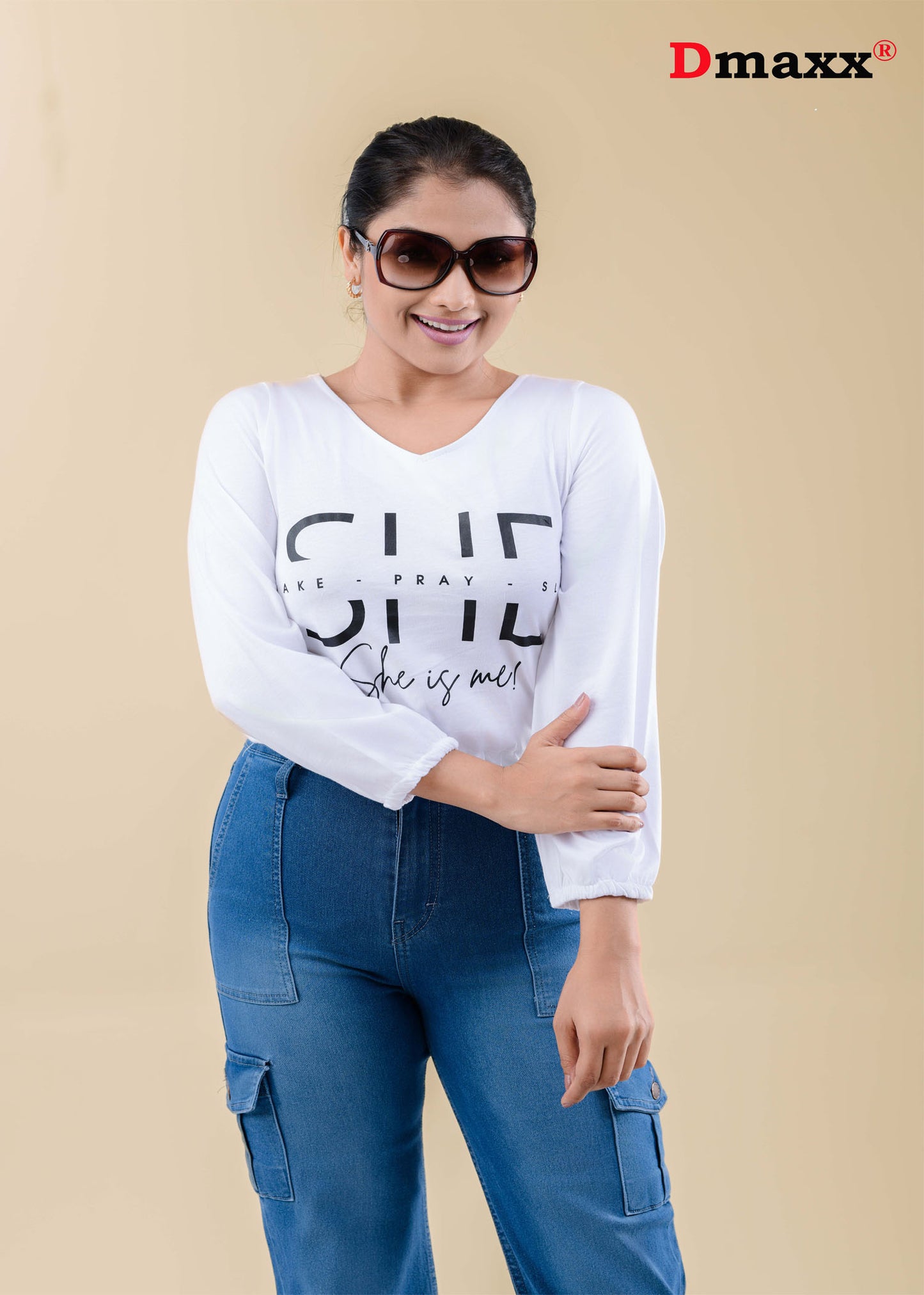 Women's Relaxed Round Neck-Tshirt